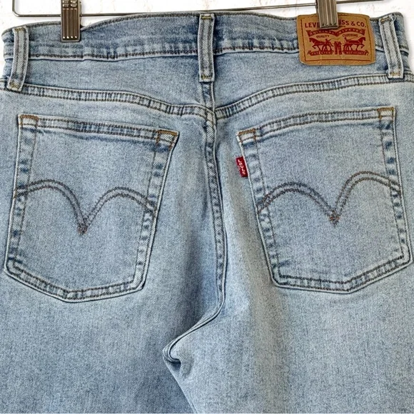 Levi’s Wedgie Straight Jeans Size 30 High Rise Button Fly Light Wash Denim - Picture 7 of 10